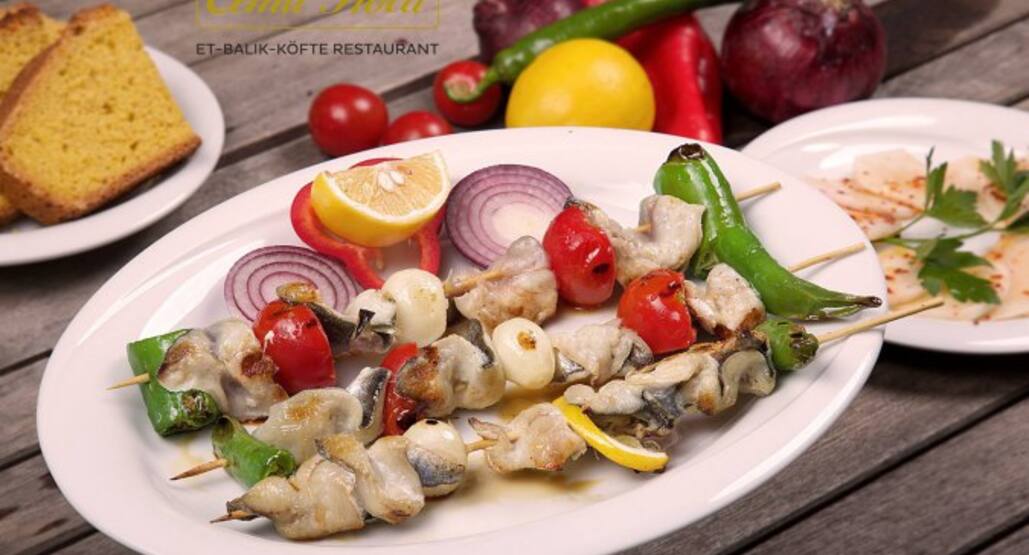 En Lezzetli Ve Sevilen Tatlilar Iftar Cemil Hoca Beylikduzu Facebook